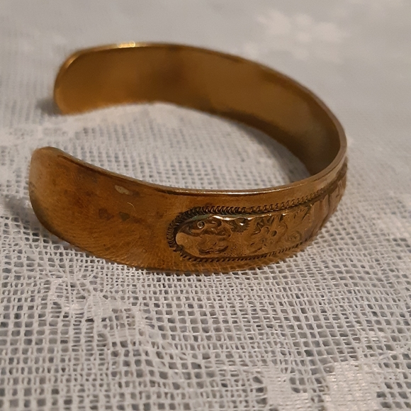 Bronze Vintage Floral Cufflinks  Bracelet, 2½" Wide /Unisex - Picture 5 of 12